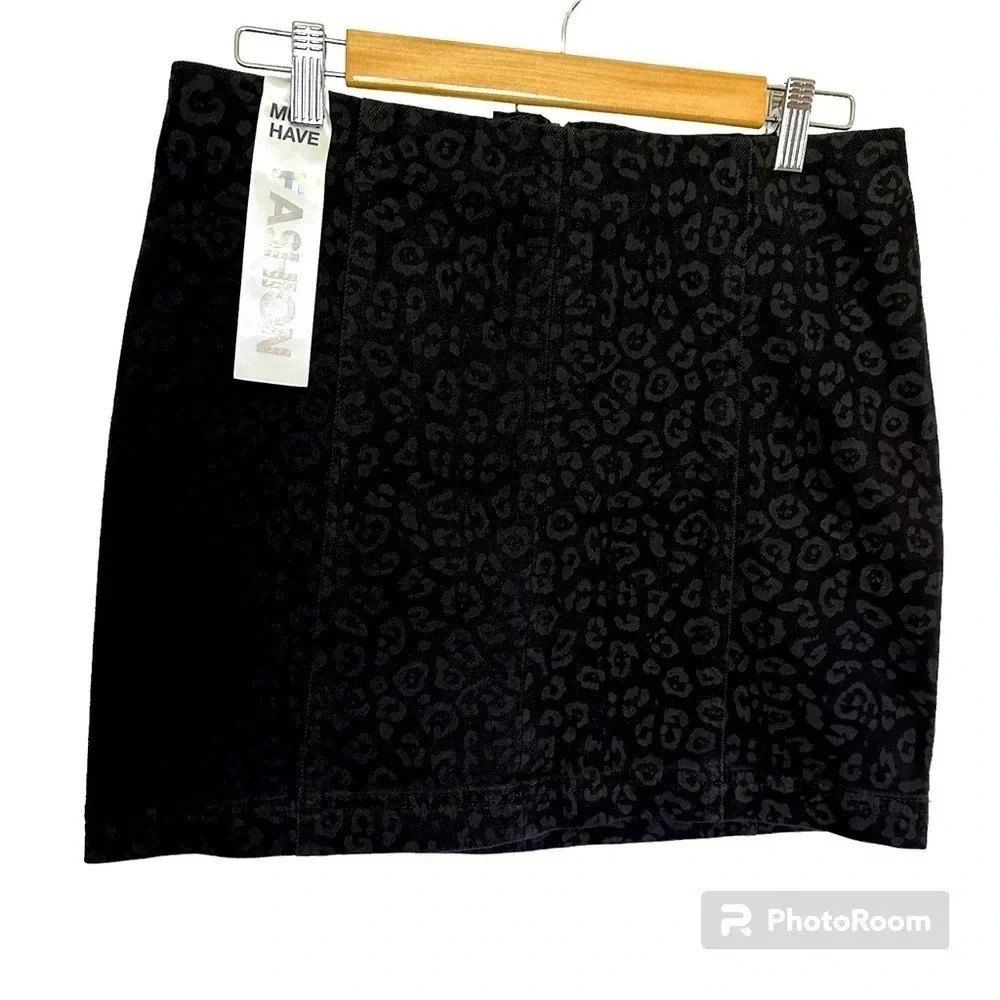 Tinseltown Juniors Black Leopard Print Denim Jean Mini Skirt Size X-Large